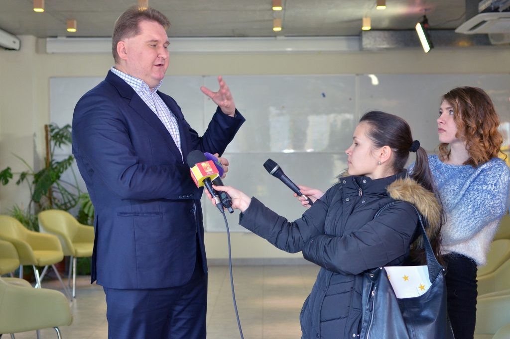 Тарас Качка на встрече с одесскими журналистами рассказывает об особенностях Зоны свободной торговли