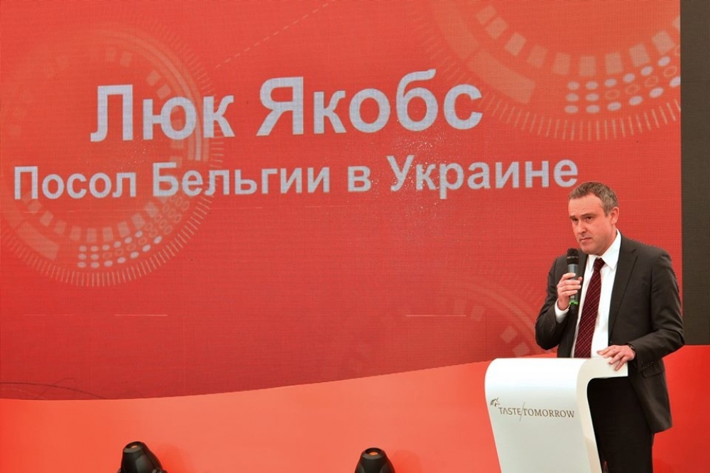 Люк Якобс, посол Бельгии в Украине Источник: http://dumskaya.net/pics/b0/picturepicture_64264864149675_82439.jpg 